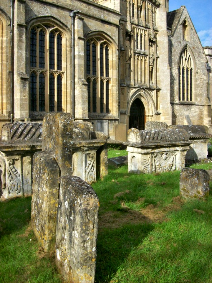 St John, Burford, tombs