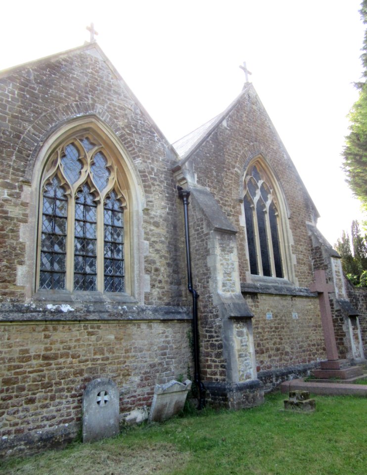 St John the Evangelist's Church, Church Road, Milford (June 2015) (6)
