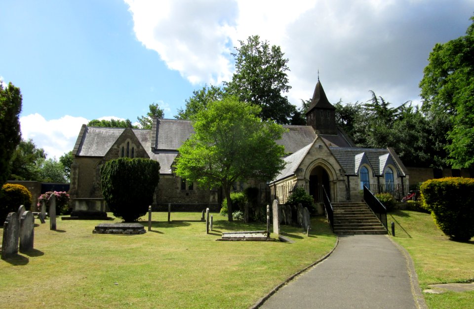 St John the Baptist's Church, Church Road, St John's, Woking (June 2015) (3)