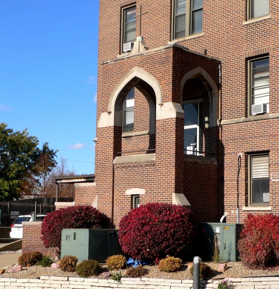 St. Vincent Hospital (Sioux City) SW entrance 2