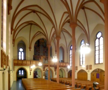 St.-Clara-Kirche (Berlin-Neukölln) Blick zur Orgelempore