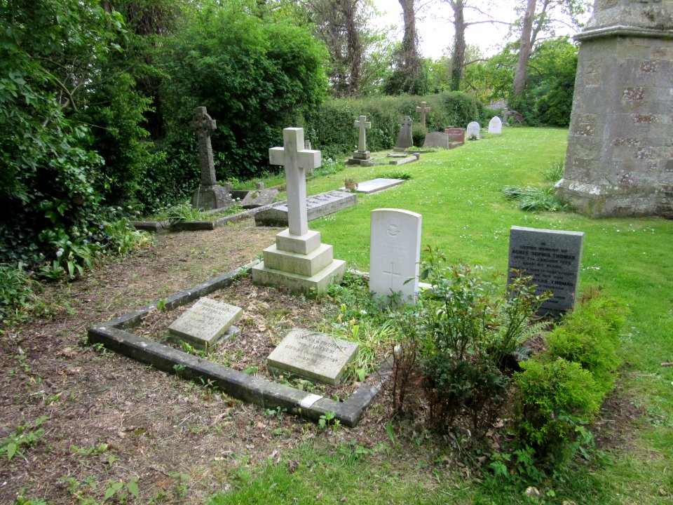 St Lawrence's Church, Undercliff Drive, St Lawrence, Isle of Wight (May 2016) (Churchyard) (2)