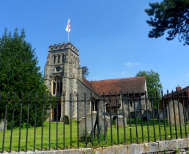 St Lawrence's Church, Church Street, Effingham (May 2014) (1)