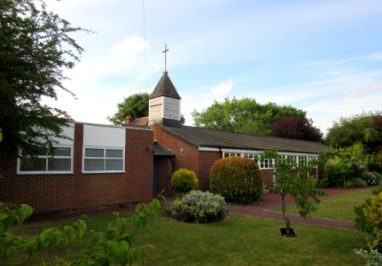 St John's Church, Ambleside Avenue, Walton-on-Thames (June 2015) (5)