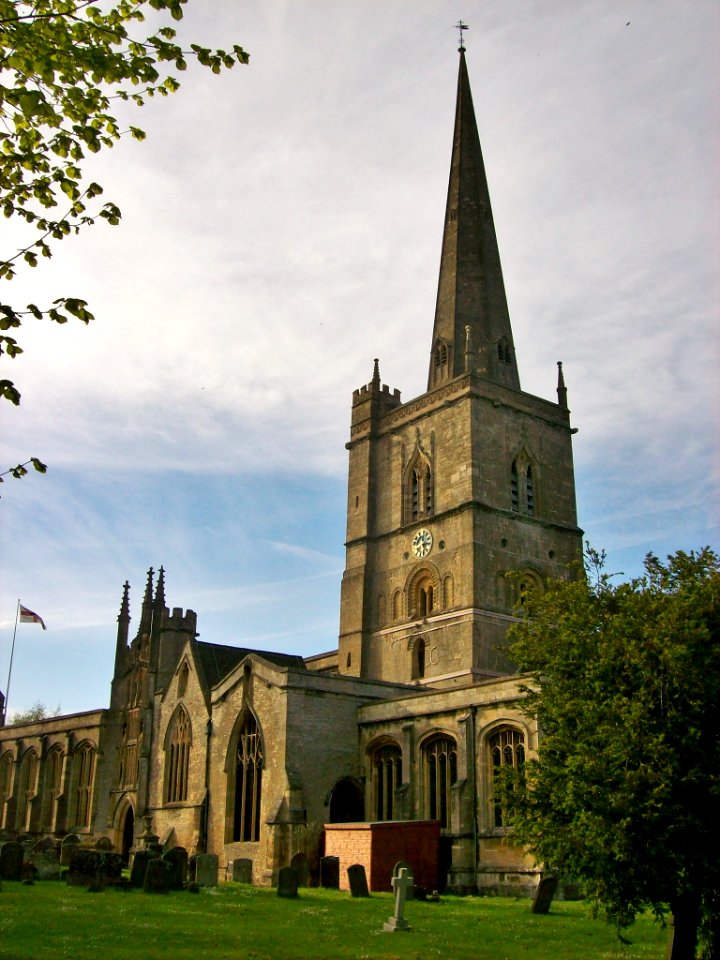 St John, Burford, the spire