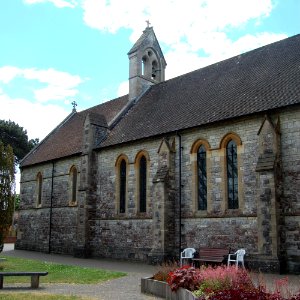 St John the Baptist's Church, Church Road, Locks Heath (May 2019) (2)