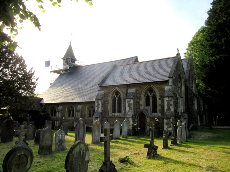 St John the Evangelist's Church, Church Road, Milford (June 2015) (4)