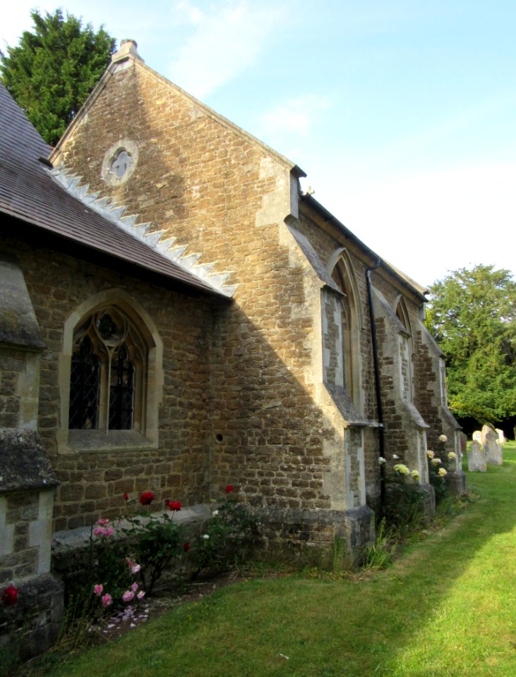 St John the Evangelist's Church, Church Road, Milford (June 2015) (3)