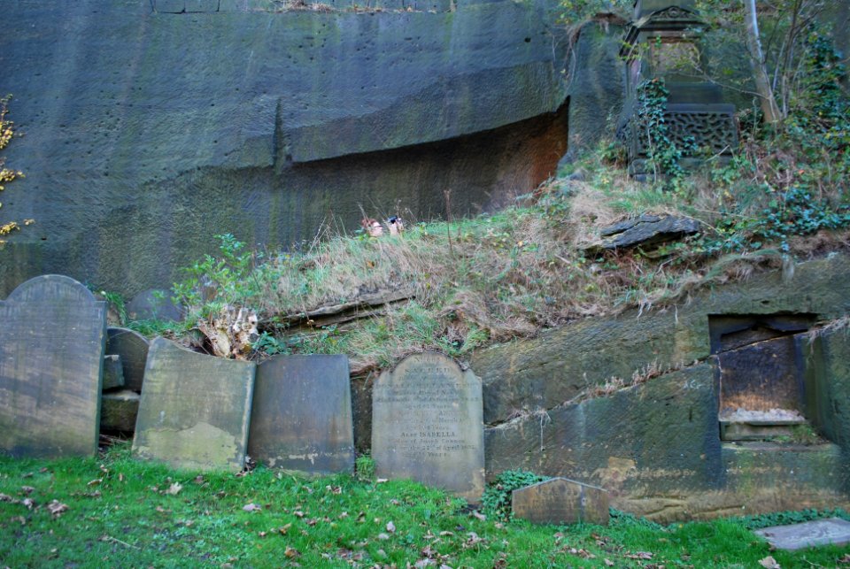 St James's Gardens graves 3