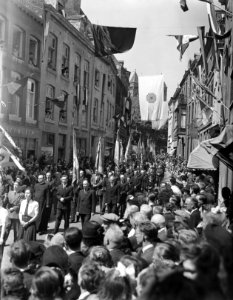 St. Servaasprocessie te Maastricht. Door de Bredestraat, Bestanddeelnr 902-7484