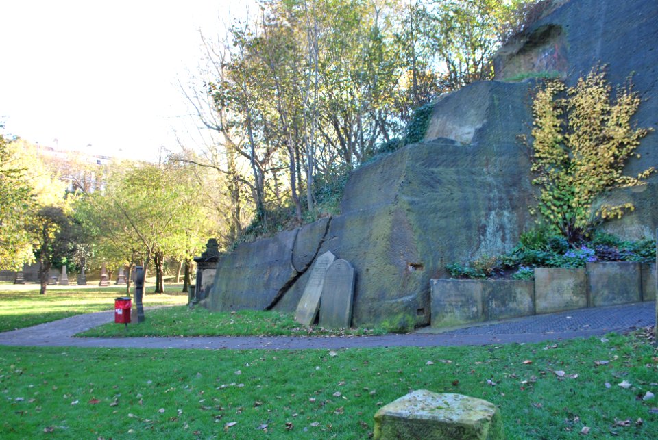 St James's Gardens graves 5
