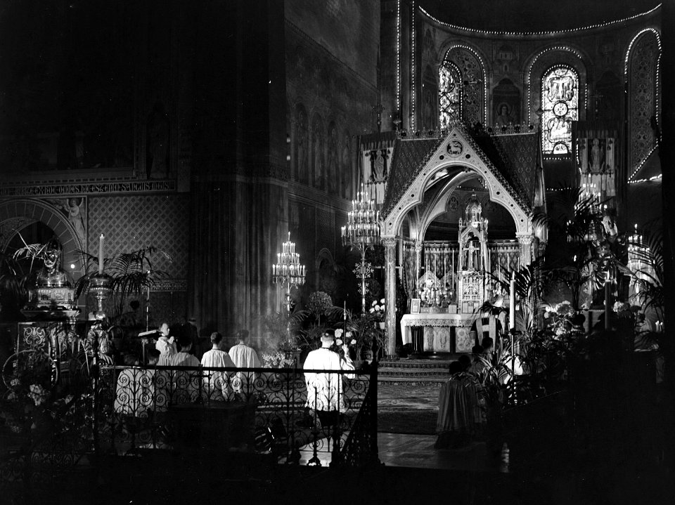 St. Servaasprocessie te Maastricht Borstbeeld St. Servaas, Bestanddeelnr 902-7490