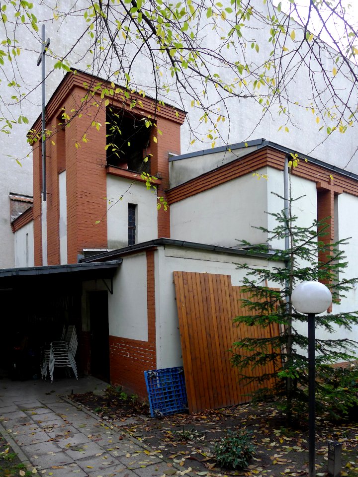 St. Richard (Berlin-Neukölln) alte Kapelle Schrägansicht
