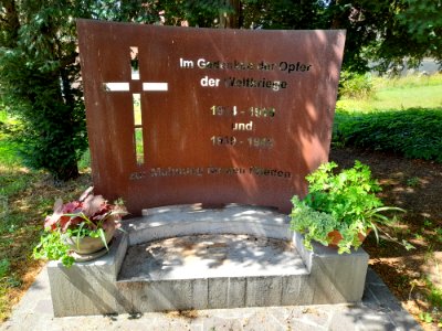 St. Michael Brachwitz Kirchhof WK