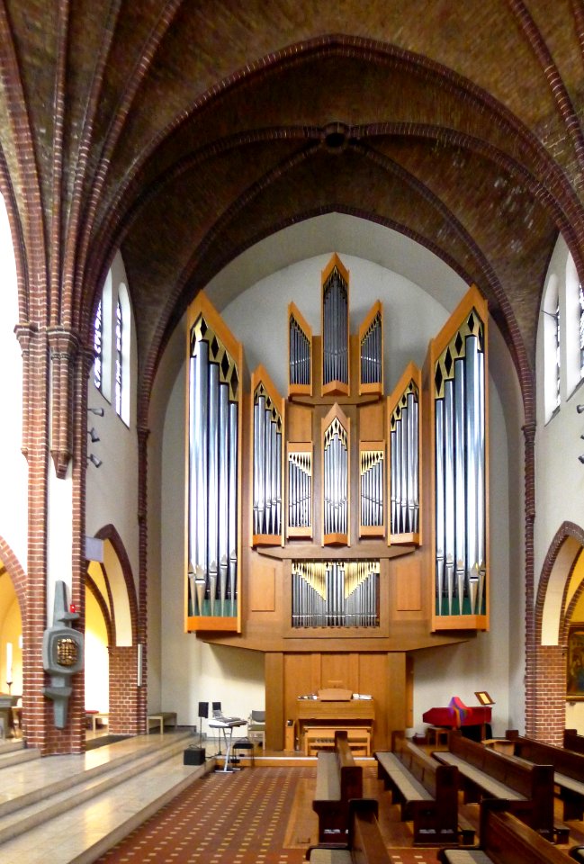 St. Marien-Kirche (Berlin-Reinickendorf) Blick zur Orgel