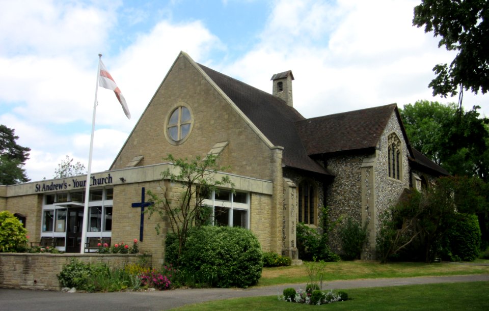 St Andrew's Church, Oakshade Road, Oxshott (June 2015) (6)