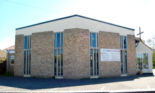 St Andrew's Church, Southwood Road, Hayling Island (May 2019) (2)