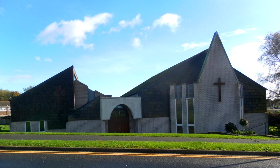 St Barnabas' United Church, 34 Kingfisher Drive, Langney, Eastbourne (October 2012) (3)