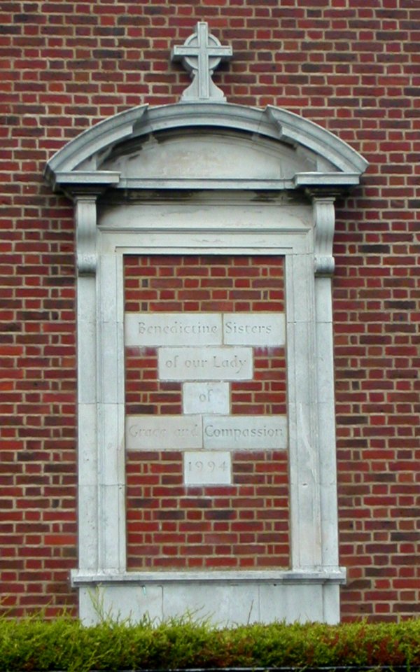 St Benedict's Chapel (Grace and Compassion Benedictines), Kemptown, Brighton (July 2007) (Plaque)