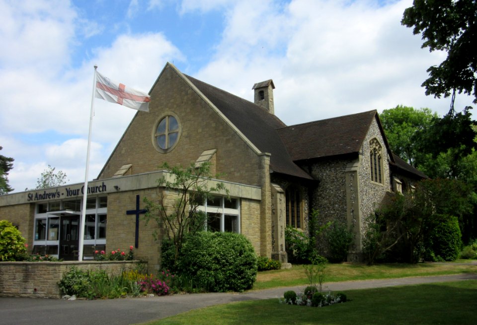 St Andrew's Church, Oakshade Road, Oxshott (June 2015) (5)