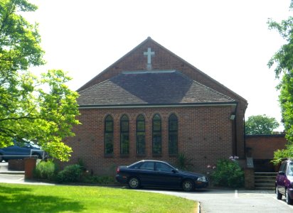 St Ann's Church, Brighton Road, Banstead (July 2013) (3)
