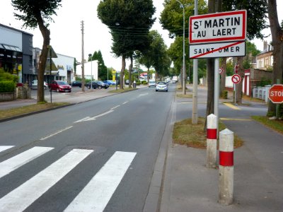 St.Martin au Laërt - Saint-Omer city limit signs