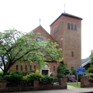 St Barnabas Church, Vine Road, East Molesey (July 2015) (4)