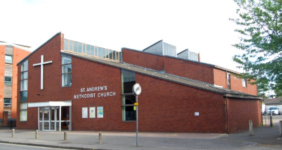 St Andrew's Methodist Church, Blenheim Road, Eastleigh (June 2019) (1)
