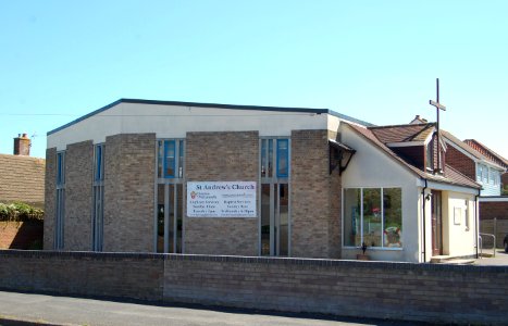 St Andrew's Church, Southwood Road, Hayling Island (May 2019) (5)