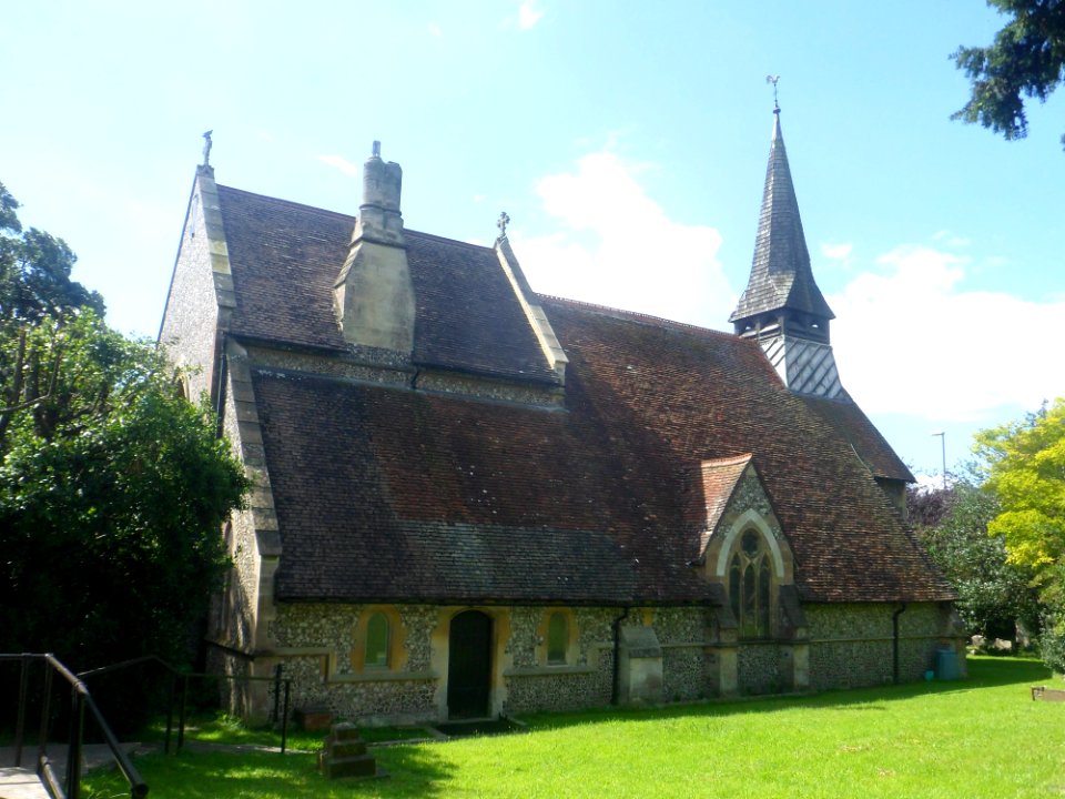 St Andrew's Church, Havant Road, Farlington (NHLE Code 1333214) (August 2017) (3)