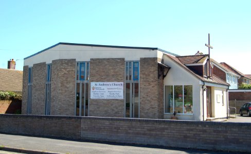 St Andrew's Church, Southwood Road, Hayling Island (May 2019) (4)