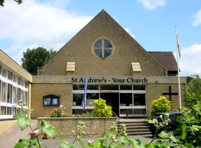 St Andrew's Church, Oakshade Road, Oxshott (June 2015) (2)