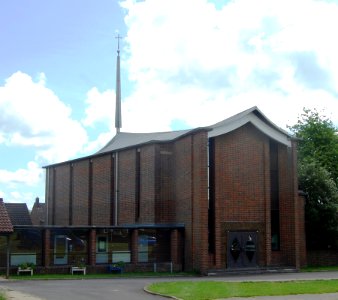 St Barnabas' Church, Fromond Road, Weeke, Winchester (June 2019) (4)
