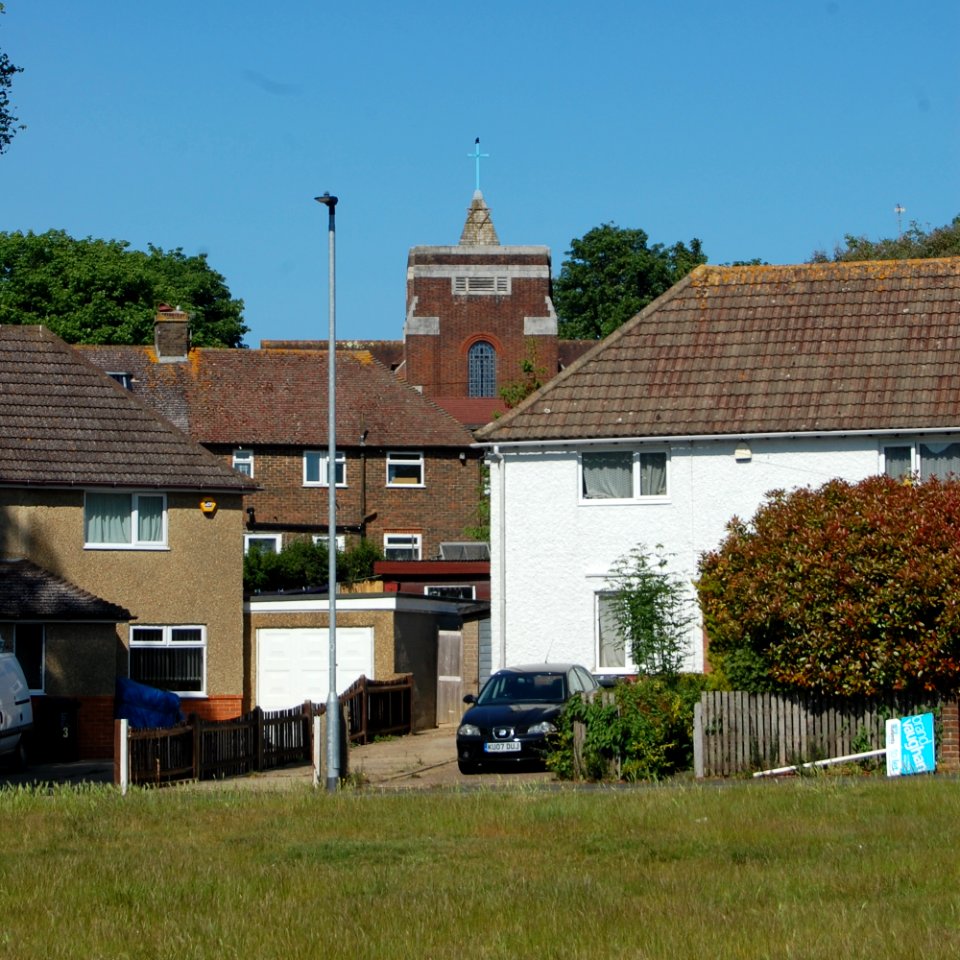 St Andrew's Church, Moulsecoomb seen from The Avenue, Bevendean (May 2020) (2)