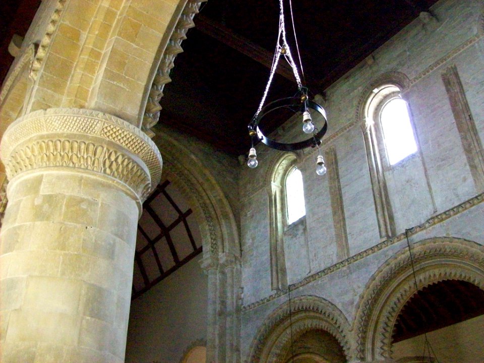 St Andrew, Steyning, interior 02