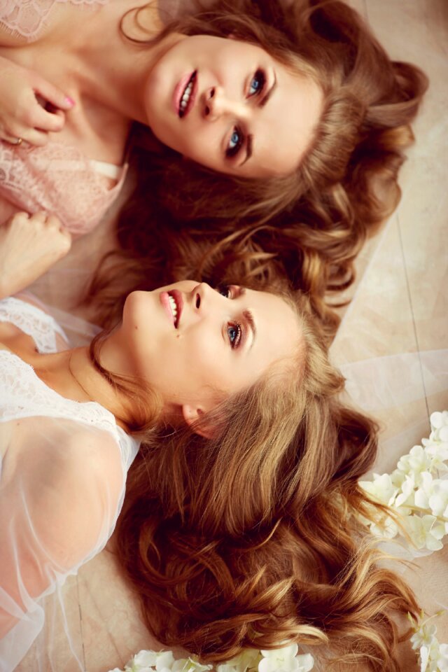 Model hair lie on the floor