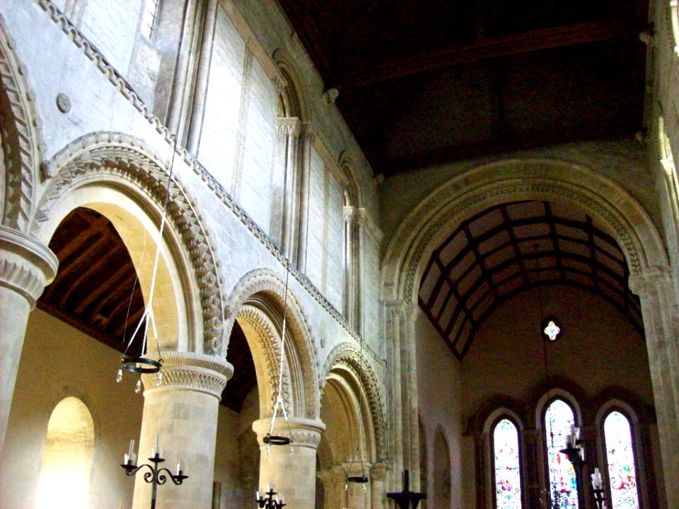 St Andrew, Steyning, interior 01