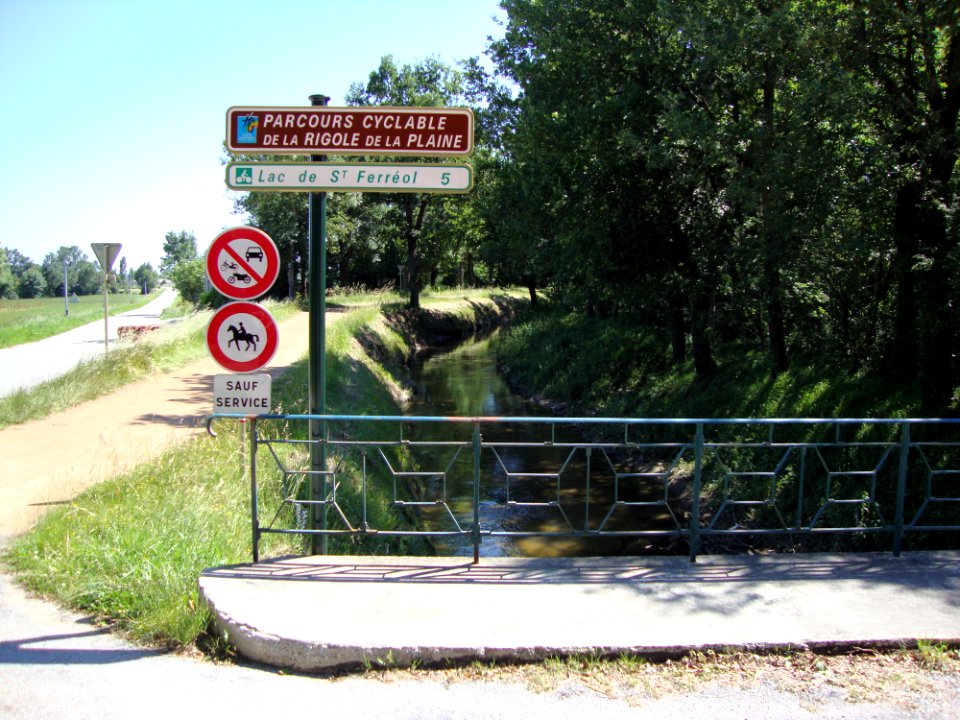 St.Félix-Lauragais (Haute-Garonne, Fr) La Rigole de la Plaine