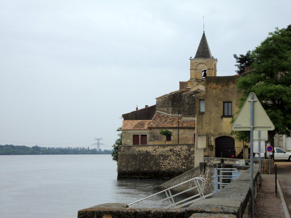 St.Etienne-des-Sorts (Gard, Fr) village au bord du Rhône