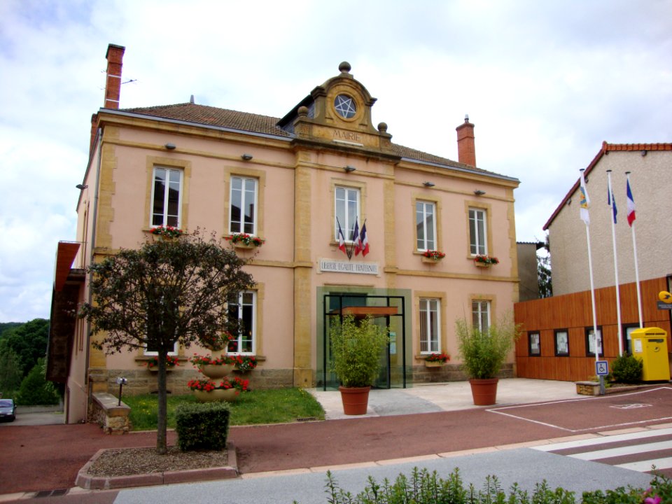St.Denis-de Cabanne (Loire, Fr) mairie