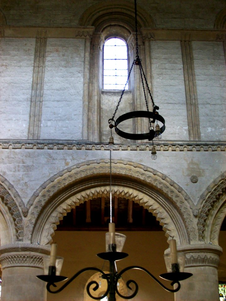 St Andrew, Steyning, interior 3