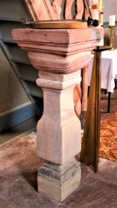 St. Nikolaus Espenschied (Lorch, Rheingau), Taufstein