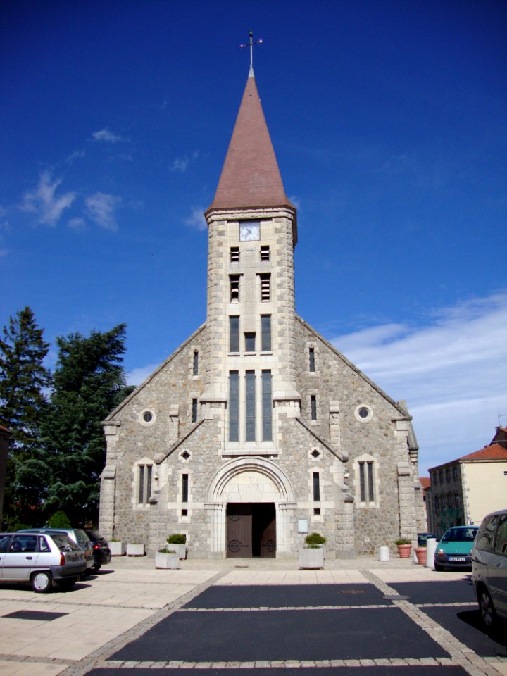 St.Just-Malmont (Haute-Loire, Fr) église, façade et tour
