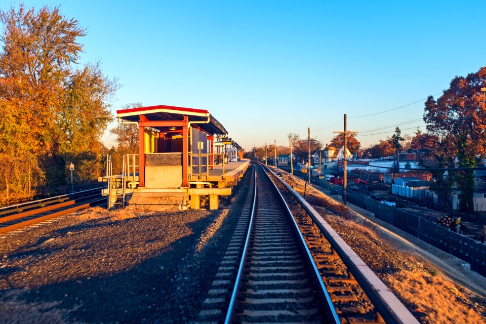 St Albans LIRR station coming from the south going north