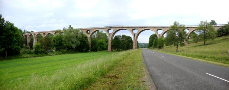 St.Georges-de-Baroilles (Loire, Fr) Viaduc de Chessieux (montage 2 photo's)