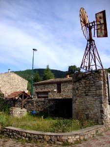 St.Fortunat-sur-Eyrieux, moulin à vent, puits