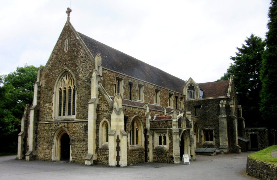 St Alban's Church, Tilford Road, Hindhead (June 2015) (2)