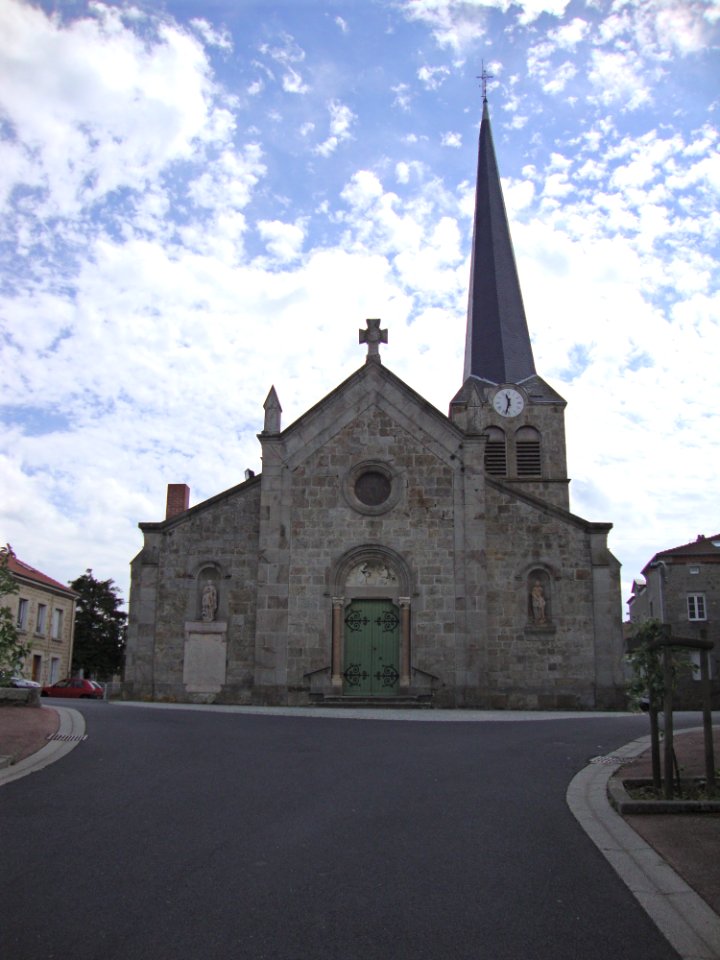 St.Victor-Malescourt (Haute-Loire, Fr) église, façade et tour