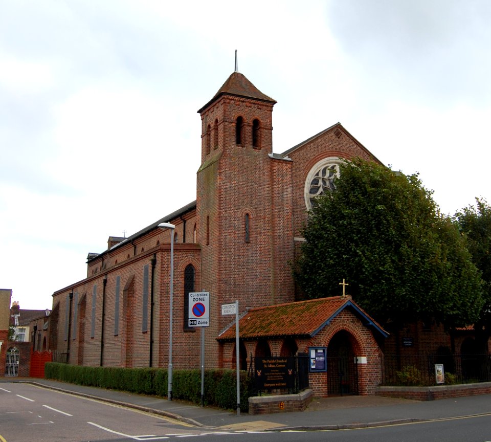 St Alban's Church, 104 Copnor Road, Copnor, Portsmouth (October 2017) (4)