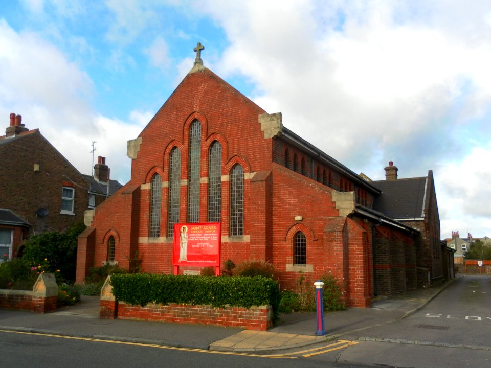 St Agnes Church, Whitley Road, Eastbourne (October 2012) (2)